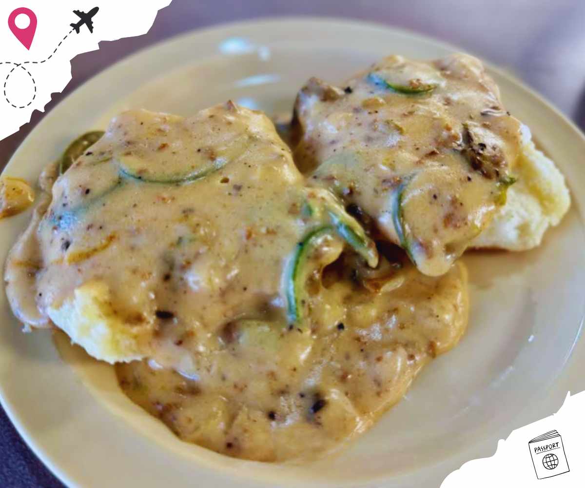 biscuits and gravy at good gravy diner in OKC