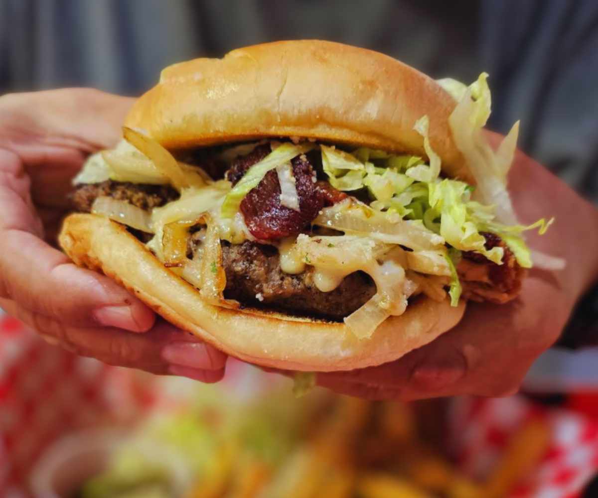 juicy burger at ala burger in Laredo texas