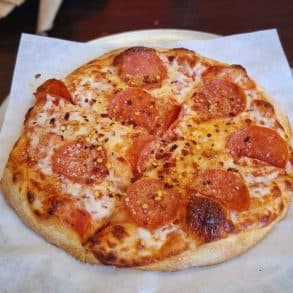 pizza at mik's pizza in Oxnard, ca