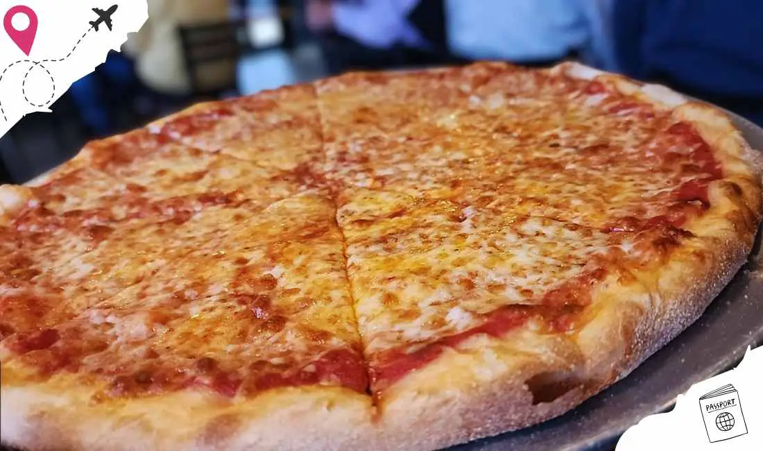 cheese pizza at casa Della Luce in Rhode island