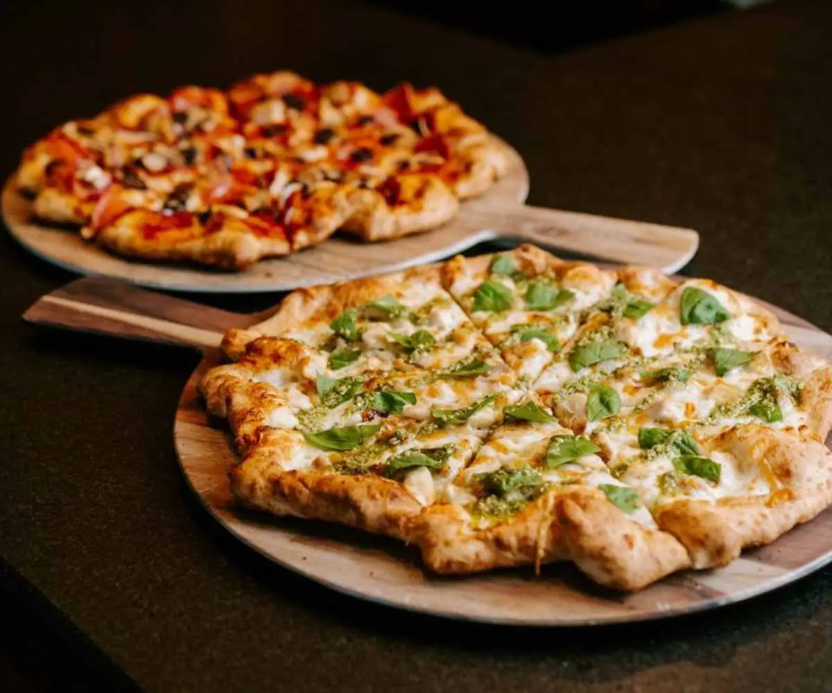 pizza at the owl bar in Frisco texas