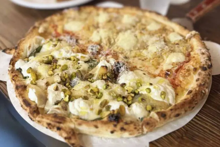 pizza at the doughfellas in pompano beach florida