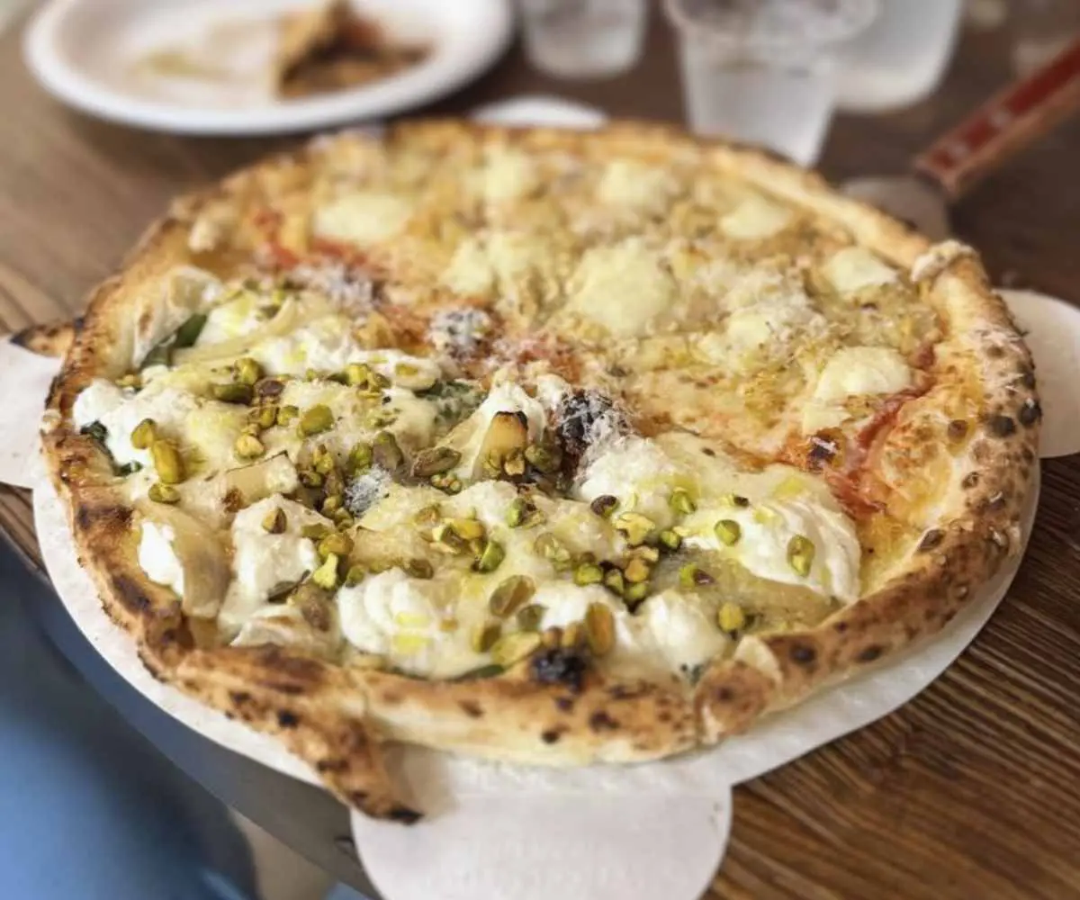 pizza at the doughfellas in pompano beach florida