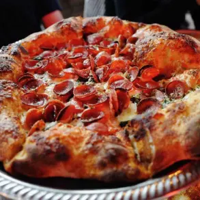 pepperoni pizza at folks pizzeria in Costa Mesa california