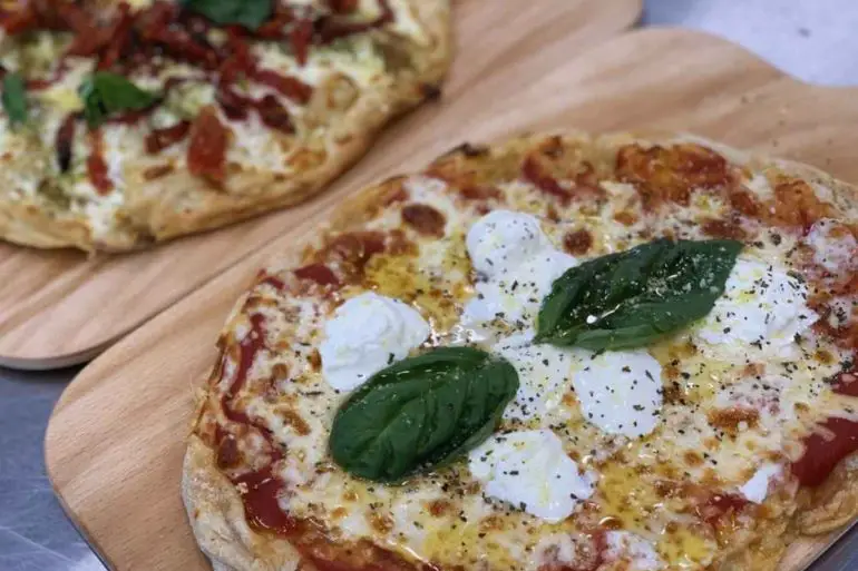 pizza at mamma pinsa pizza in escondido california