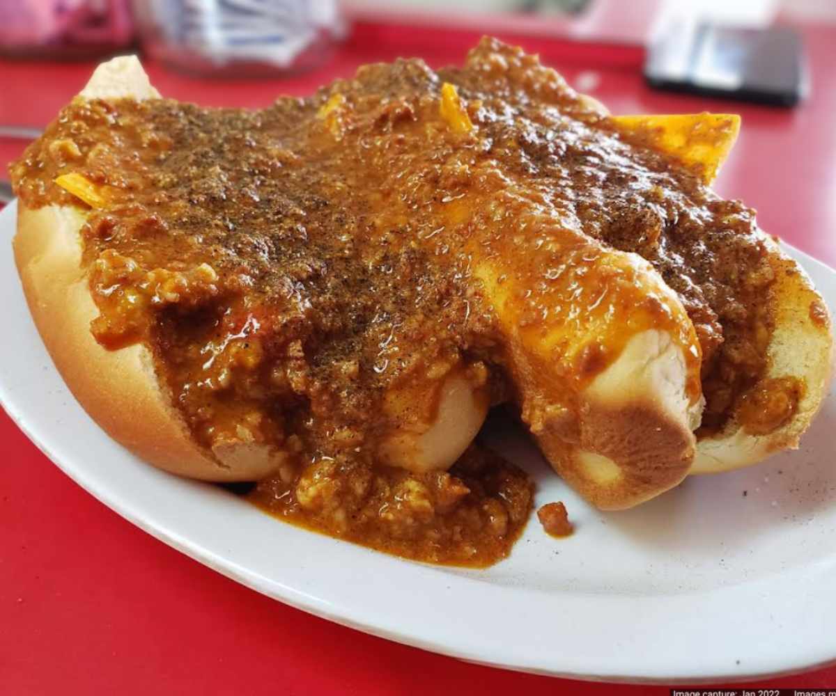 chili dogs at robert's grill in El Reno oklahoma