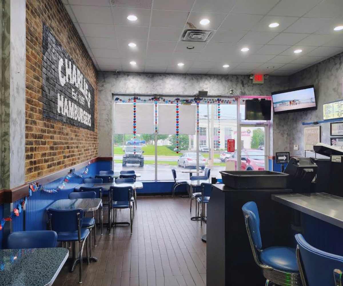 inside charlie's hamburgers in Folsom pa