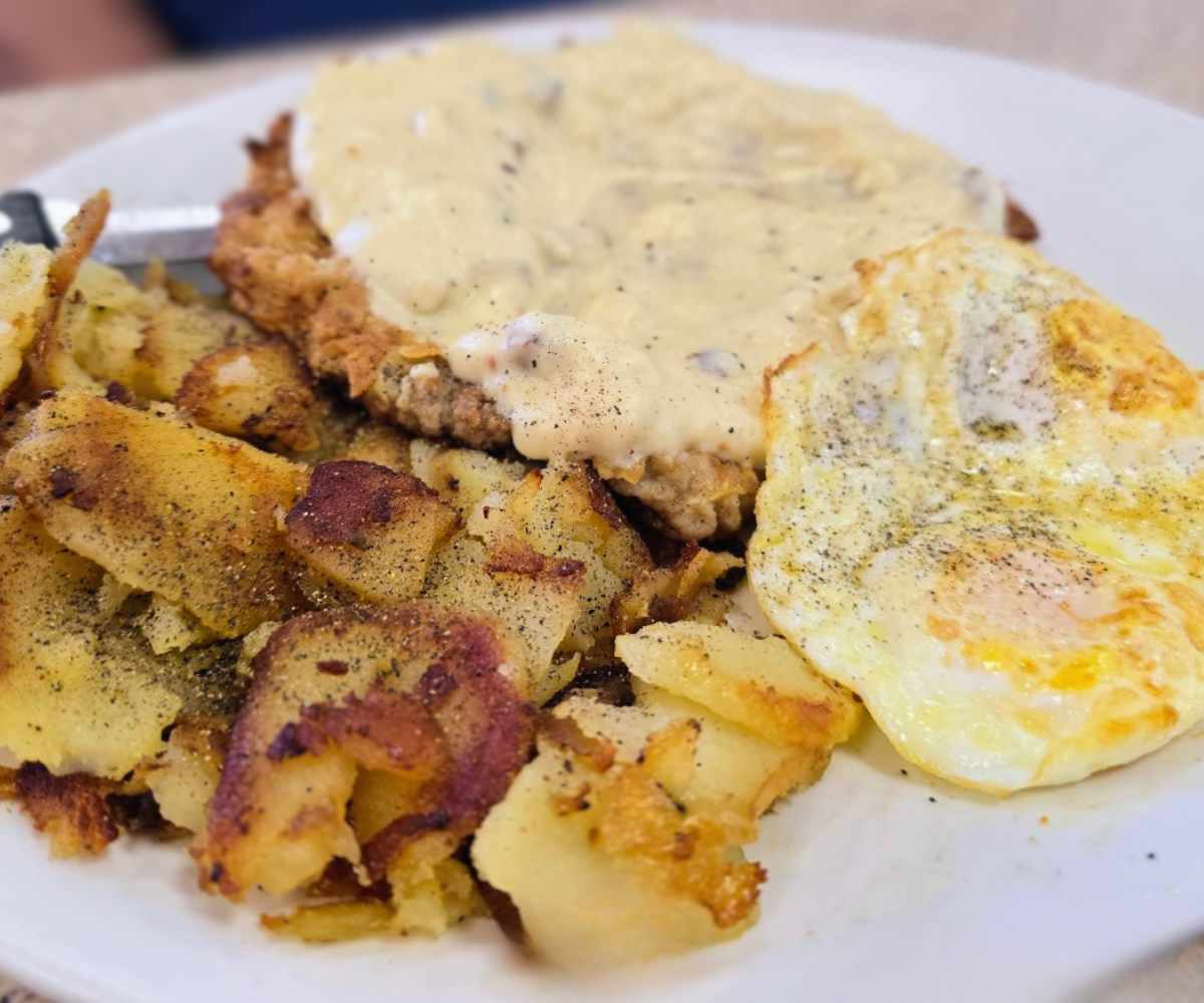 chicken fried steak and eggs at vickie's diner in Las Vegas nevada