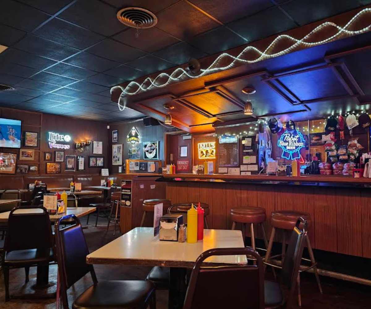 inside matt's bar in Minneapolis MN