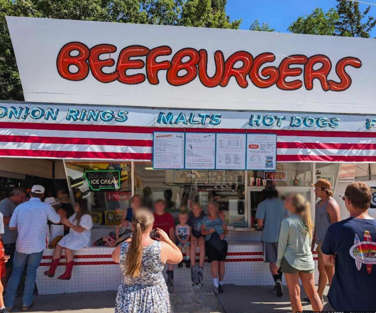 OUtside mark's in and out beefburgers in Livingston montana