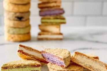 pastries at crumb.nd.cream in Chicago, IL