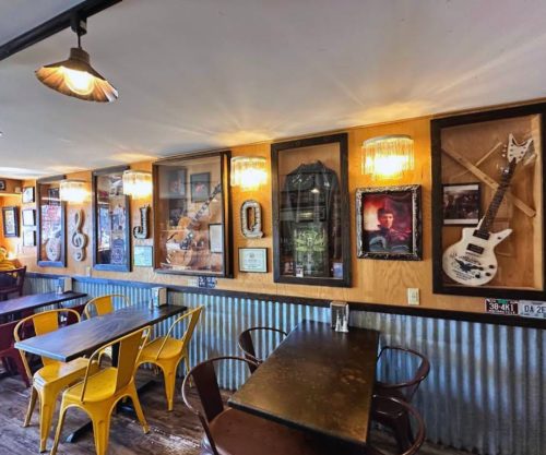 inside ja's on high in Jefferson City mo