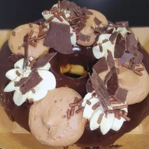 donut at DG doughnuts in ocoee florida