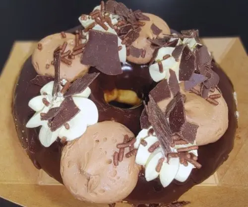 donut at DG doughnuts in ocoee florida