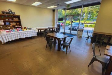 inside the heavenly donut Co in Birmingham al