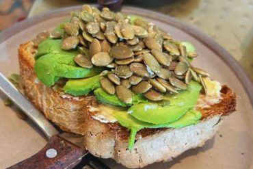 avocado toast at hustle & dough in memphis tennessee