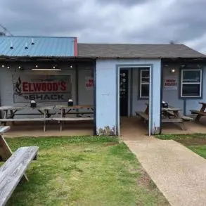 outside elwood's shack in Memphis tennessee
