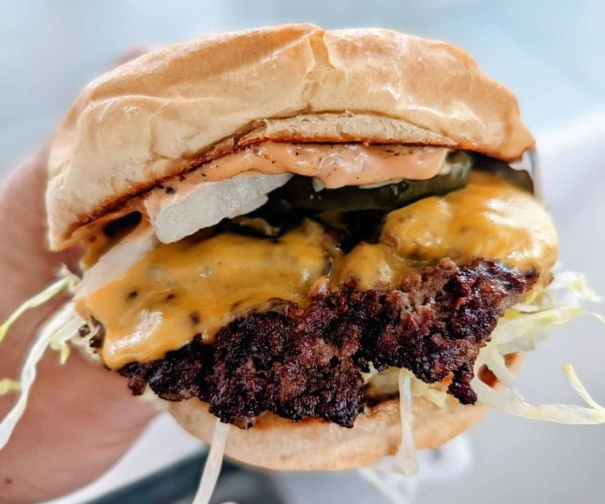 burger at irv's burgers in Malibu CA