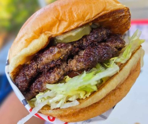 burger at irv's burgers in Malibu california