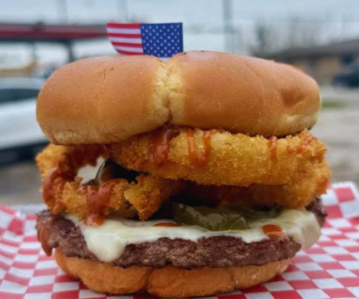 burger at the neighborhood scoop in Pasadena texas