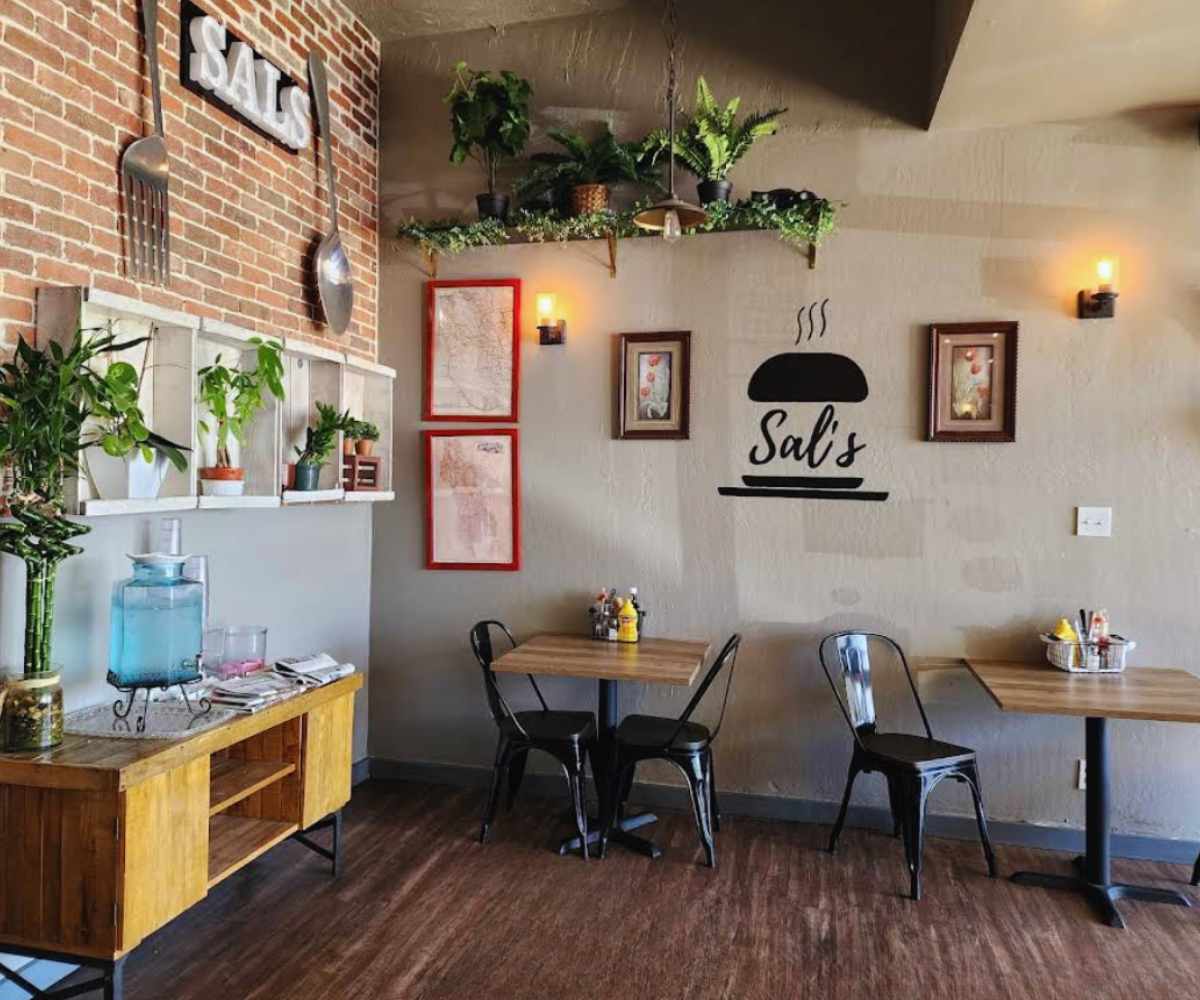 inside sal's burgers in San Mateo california