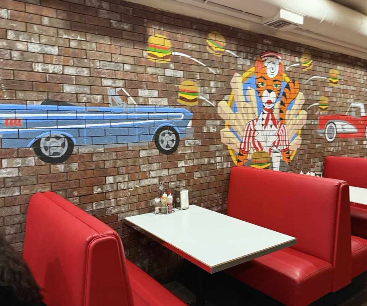 inside oh g burger in Oakland ca