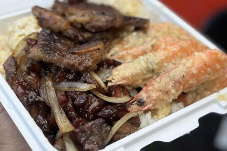 ribs and shrimp at Trydis BBQ in Honolulu hi