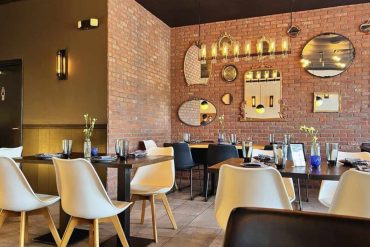 interior of rustic 21 bistro in Jacksonville florida