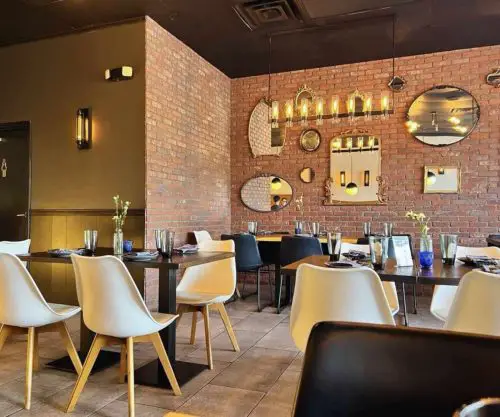 interior of rustic 21 bistro in Jacksonville florida