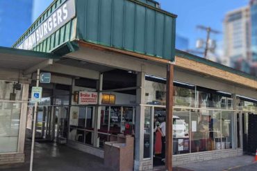 exterior broiler bay hamburgers in Bellevue washington