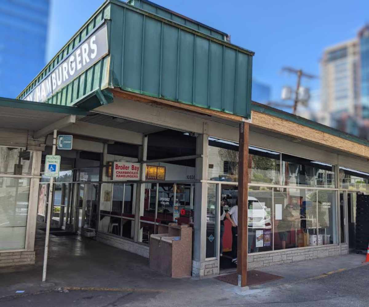 exterior broiler bay hamburgers in Bellevue washington