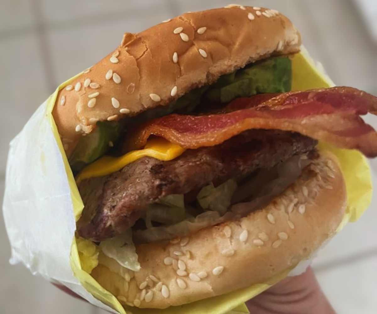 burger at super tom's burgers in Bakersfield California