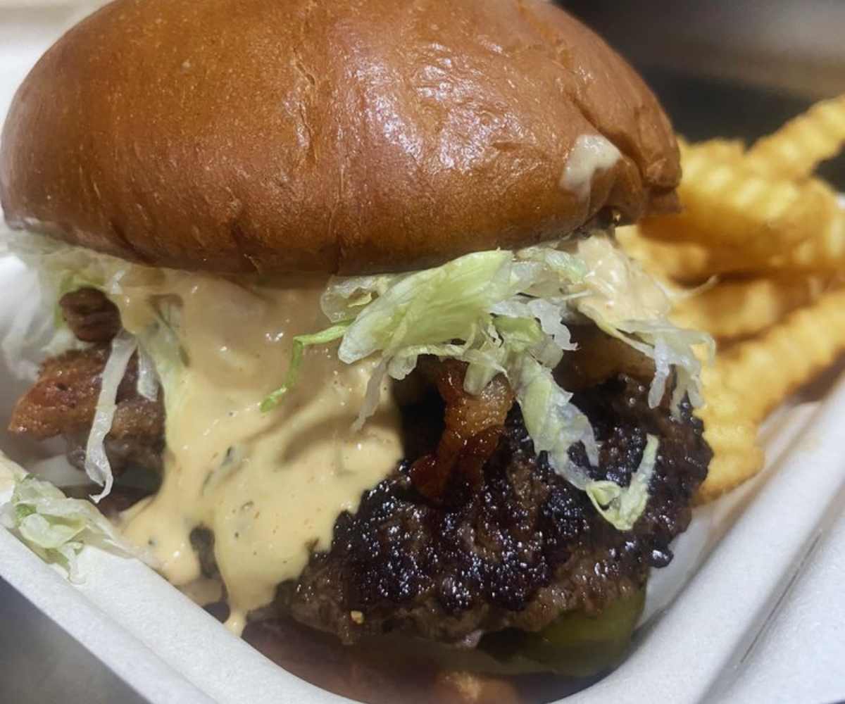 burger at one twenty three burger in Jurupa valley california