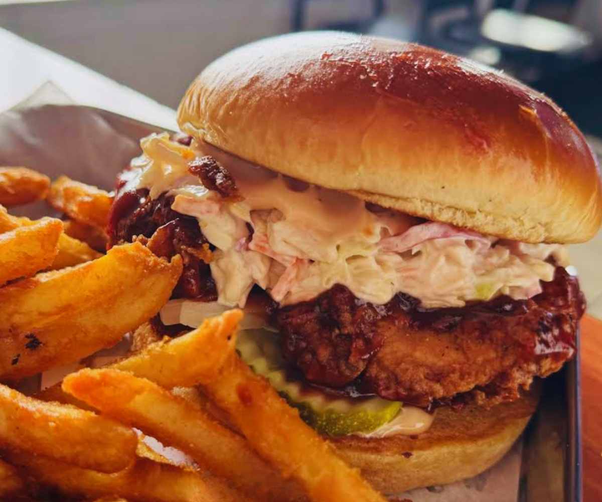 chicken sandwich at DO Shaggy's in St. Charles, MO