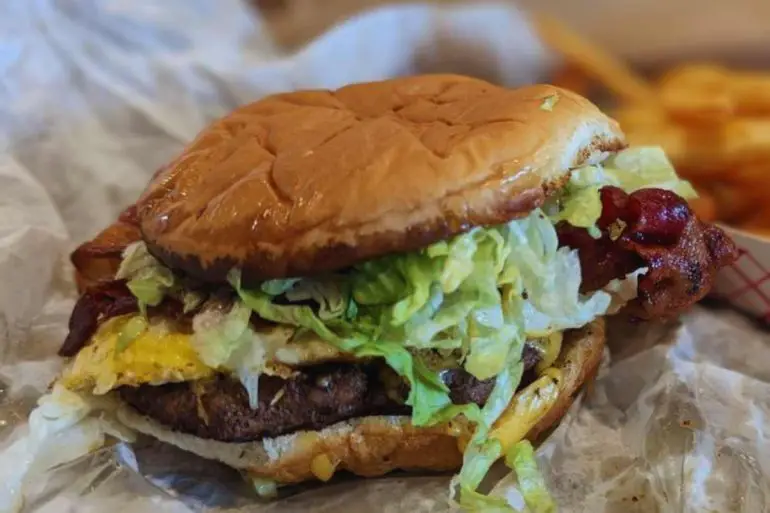 egg burger at Cotten's Famous Hamburgers in lake charles LA