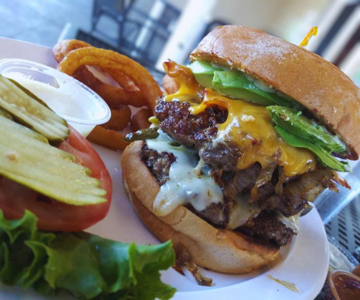 burger at ozzie's grill in Santa Rosa california