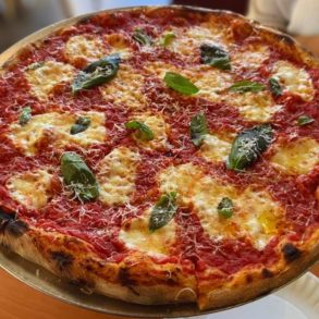 pizza at lovers pizzeria in San Antonio texas