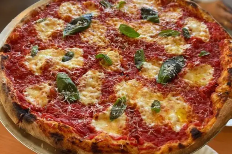 pizza at lovers pizzeria in San Antonio texas