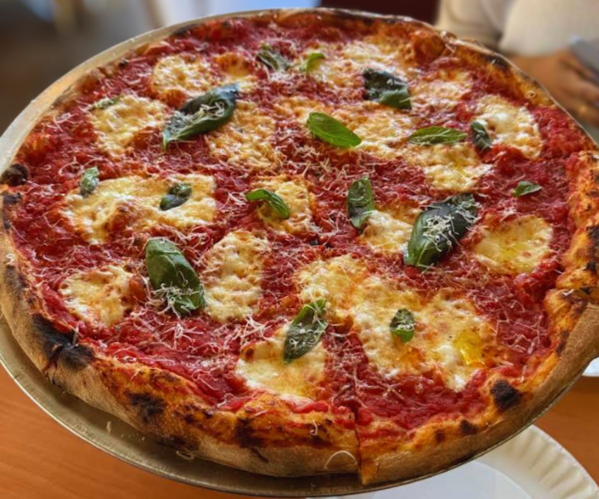 pizza at lovers pizzeria in San Antonio texas