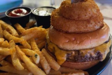 burger with rings at lady r bistro in Menifee CA