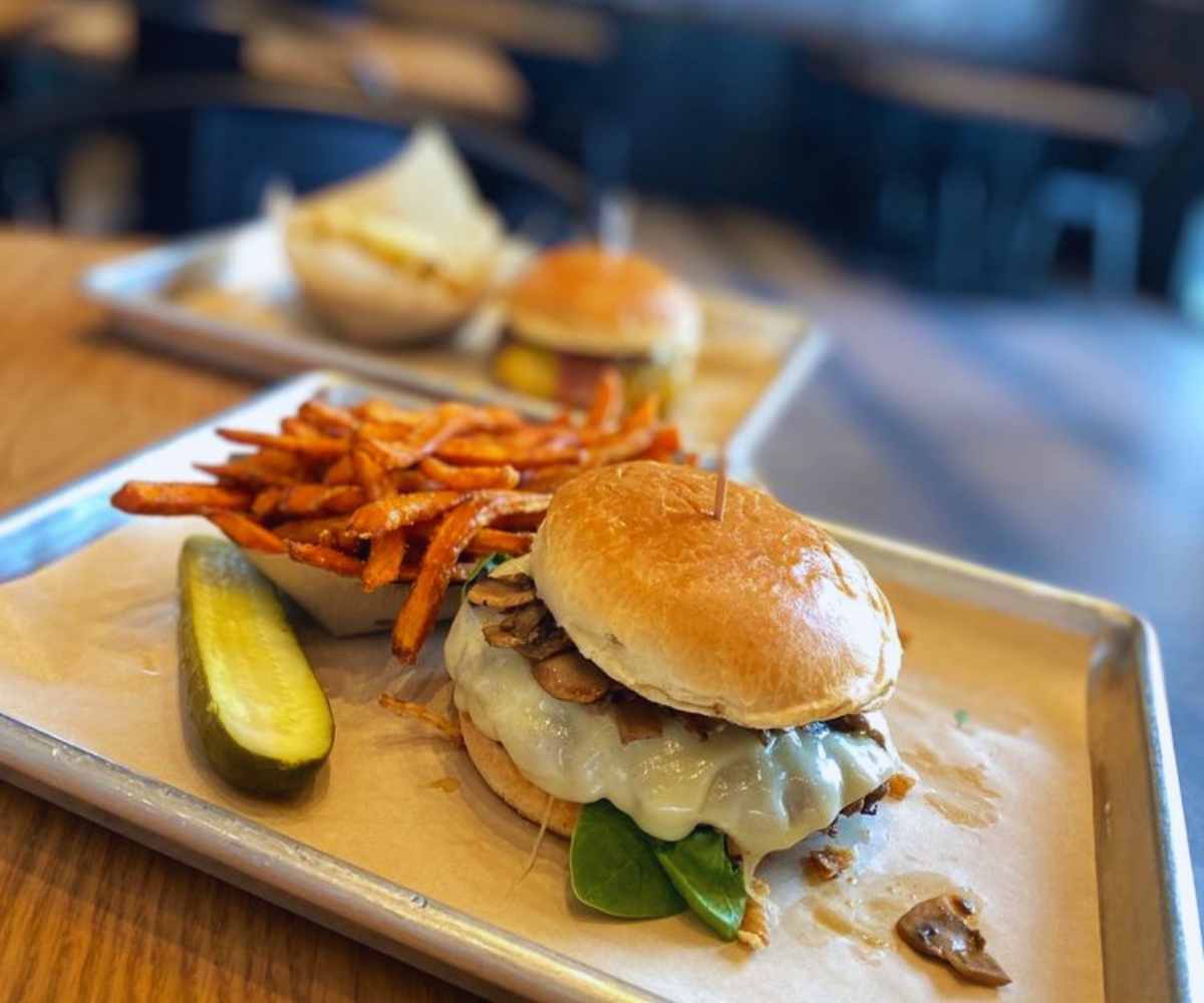 cheeseburger at the melt in Folsom ca