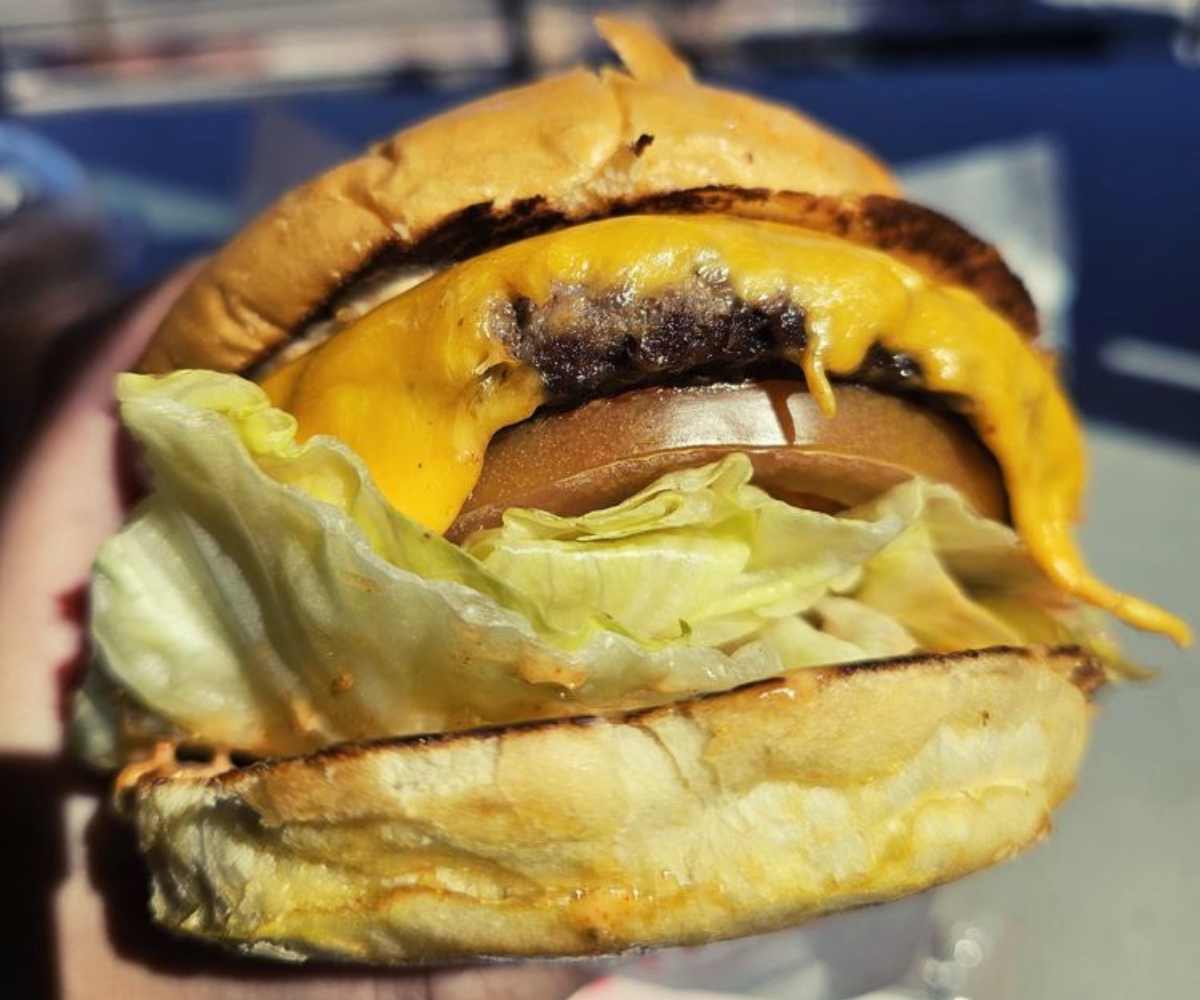 cheeseburger at ruby's shake shop in Reno NV