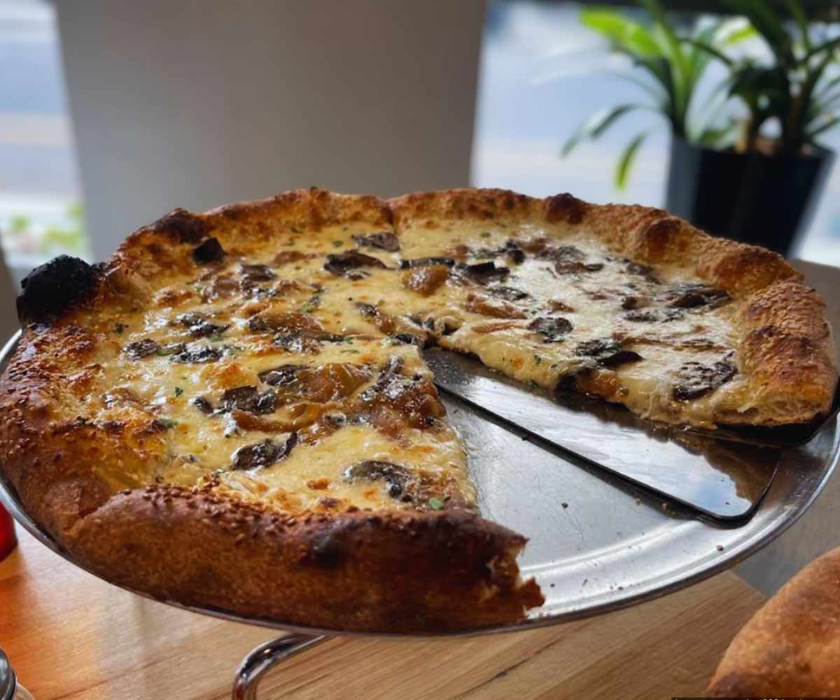 mushroom pizza at mike's pizza in Canton OH