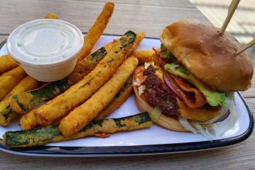 fantastic burger at eat fantastic in El Segundo CA