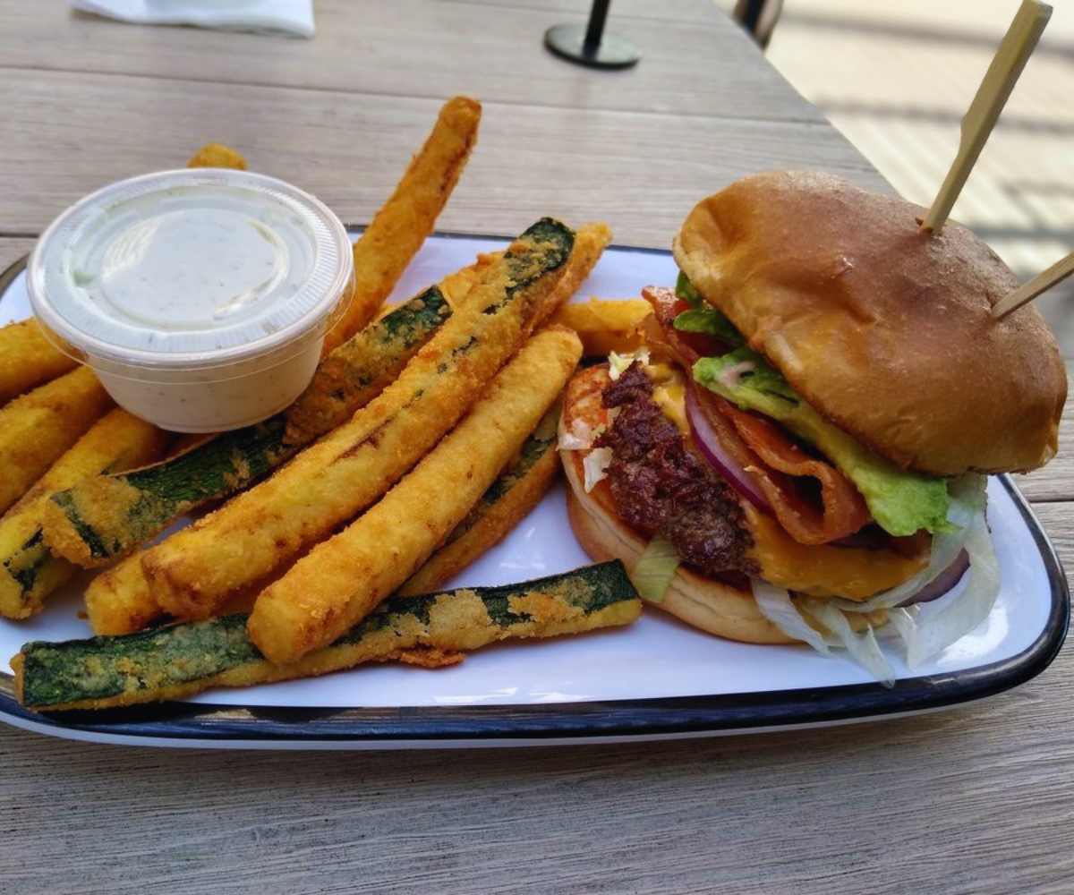 fantastic burger at eat fantastic in El Segundo CA