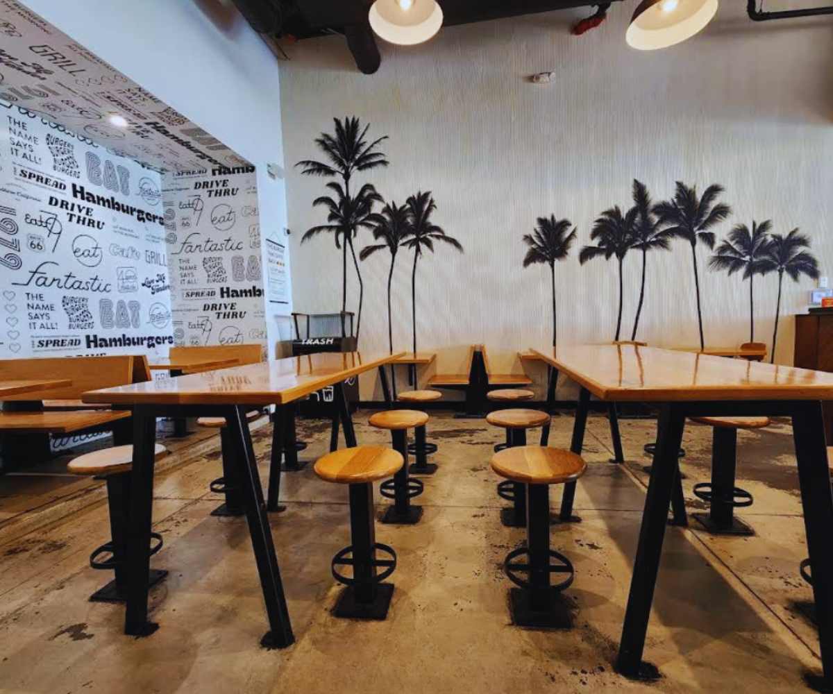 inside eat fantastic in El Segundo california