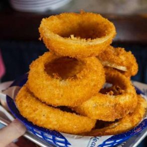 onion rings at heavy's barburger in Boulder colorado