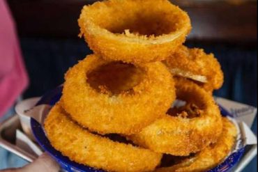 onion rings at heavy's barburger in Boulder colorado