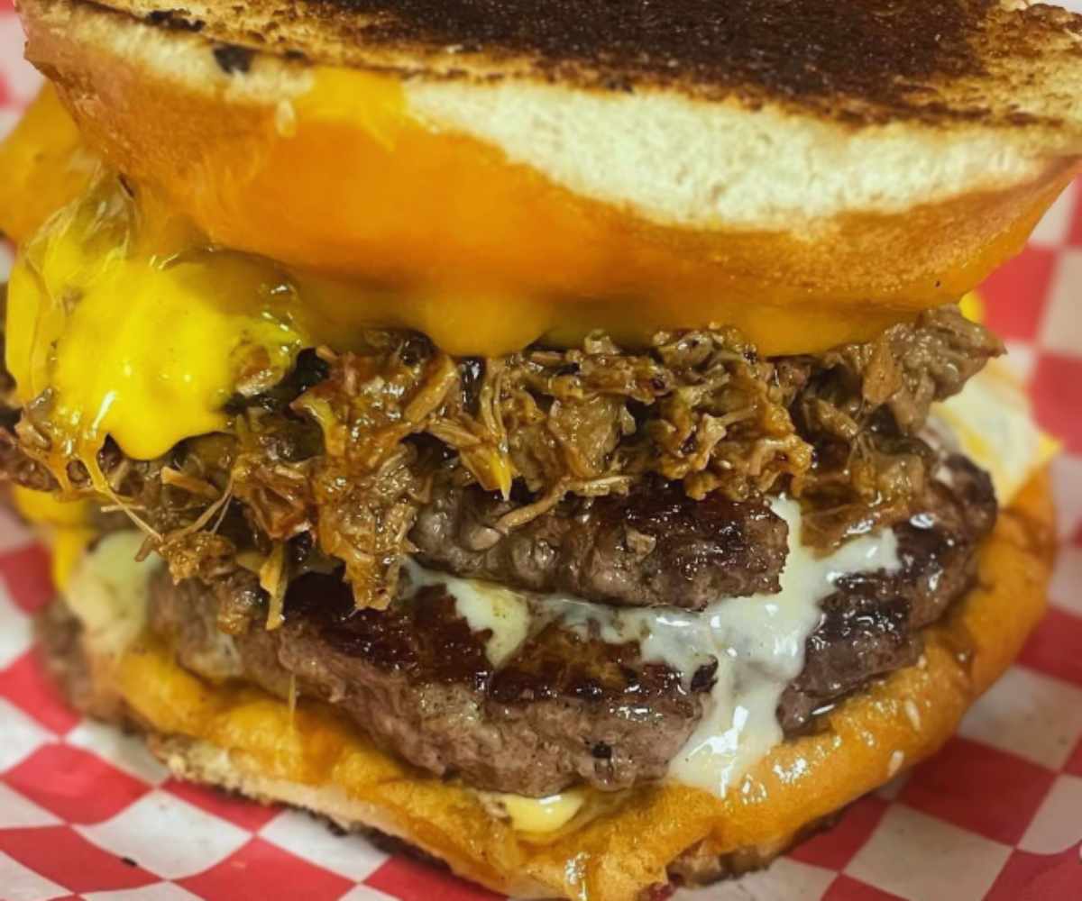 burger at El vago burger & BBQ in Corpus Christi, TX