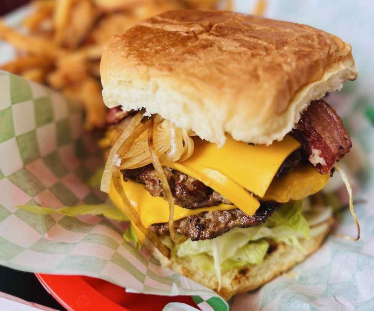 double cheeseburger at STevieboy burgers in Galt california